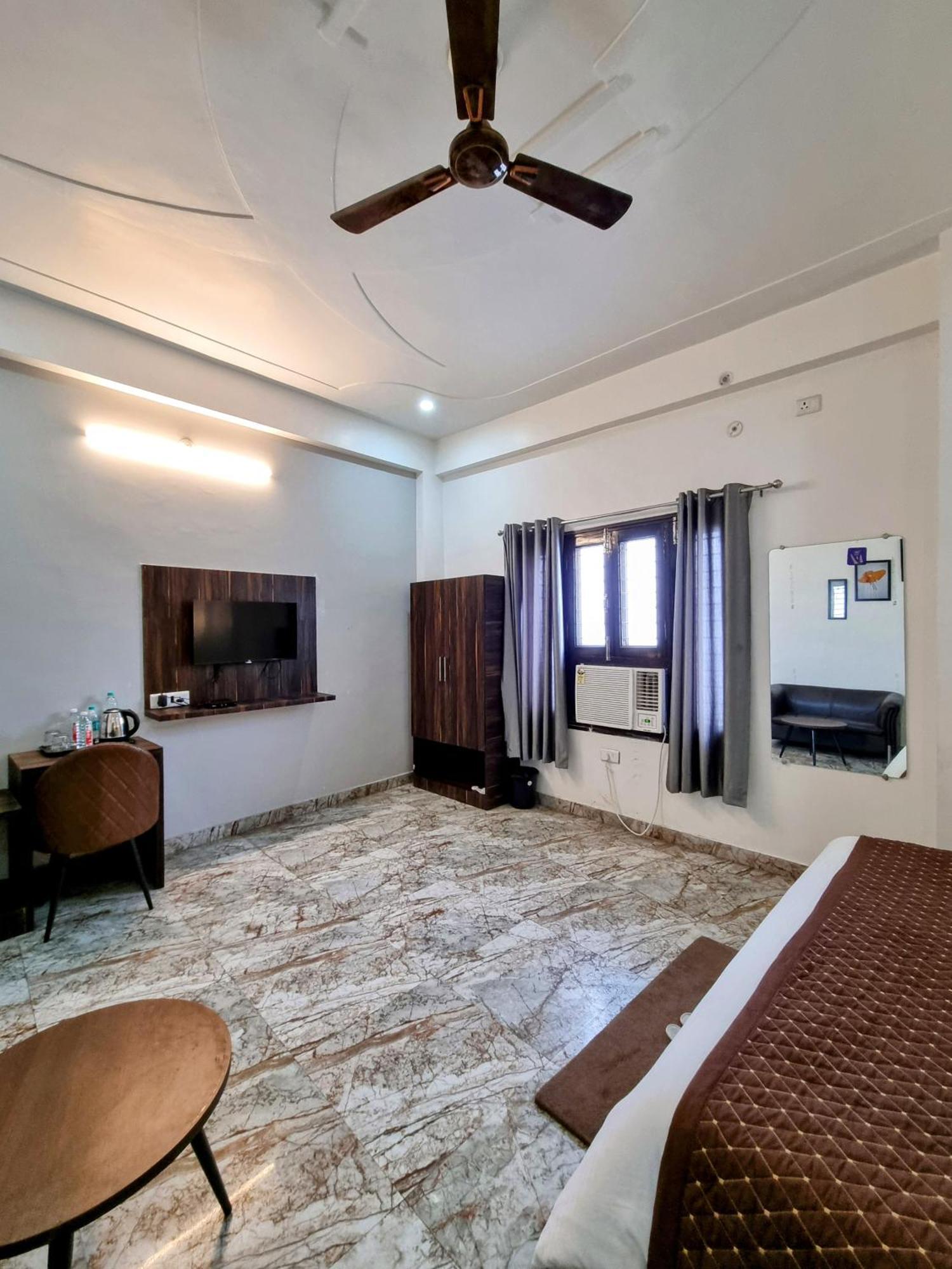 Hotel Sangam View Prayagraj Ngoại thất bức ảnh
