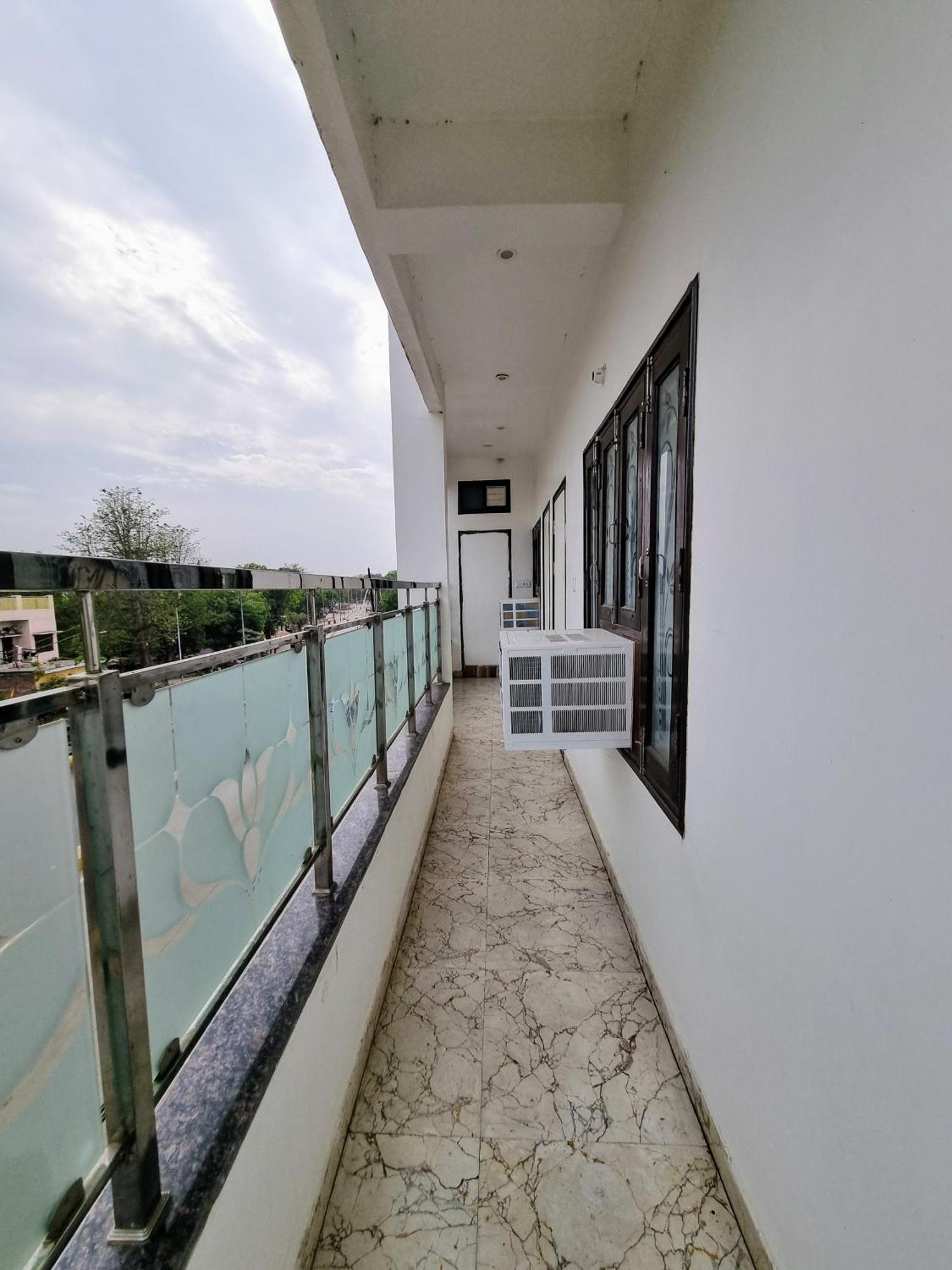 Hotel Sangam View Prayagraj Ngoại thất bức ảnh