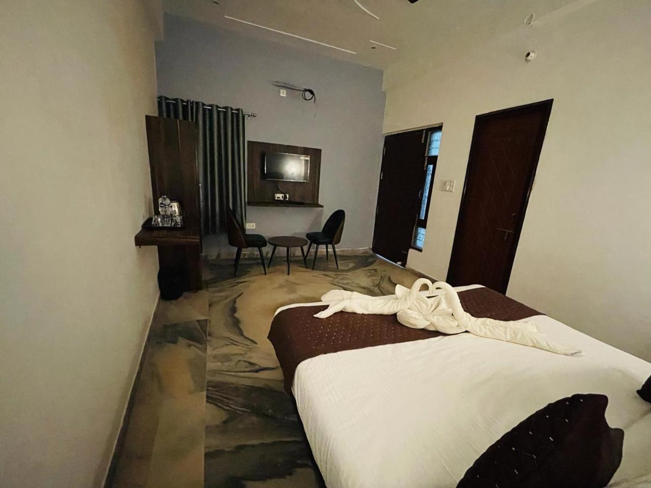 Hotel Sangam View Prayagraj Ngoại thất bức ảnh