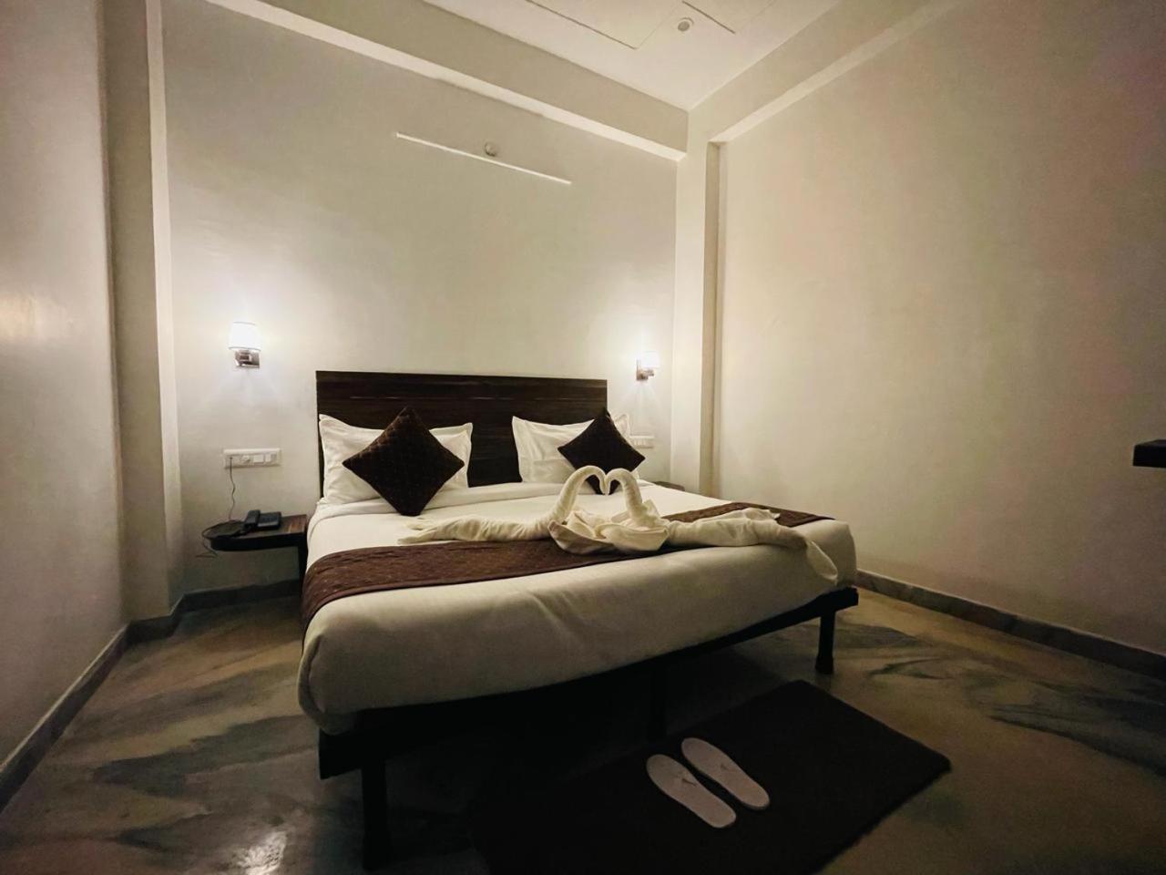 Hotel Sangam View Prayagraj Ngoại thất bức ảnh