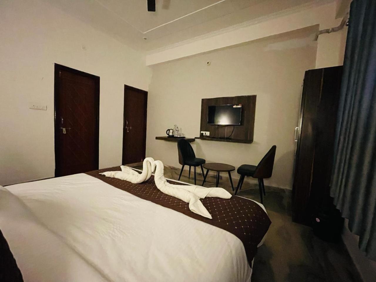 Hotel Sangam View Prayagraj Ngoại thất bức ảnh