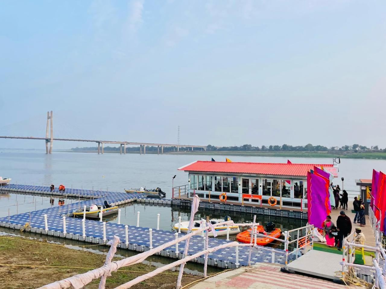 Hotel Sangam View Prayagraj Ngoại thất bức ảnh