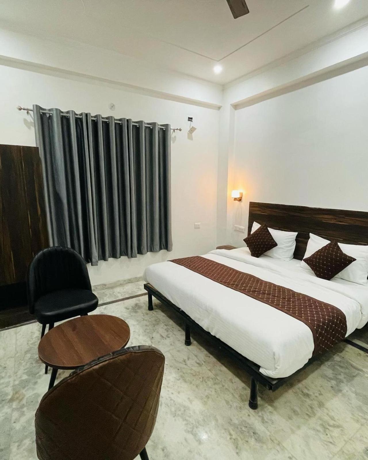 Hotel Sangam View Prayagraj Ngoại thất bức ảnh